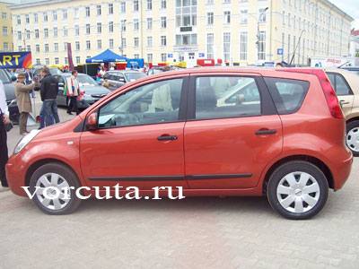   (Nissan Note):  