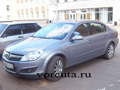    (Opel Astra Sedan):    